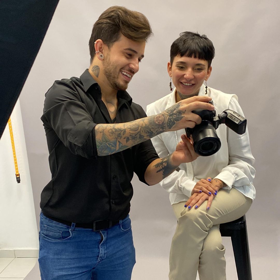 Sessão fotográfica do Dia das Mulheres na D'Lima Cosméticos